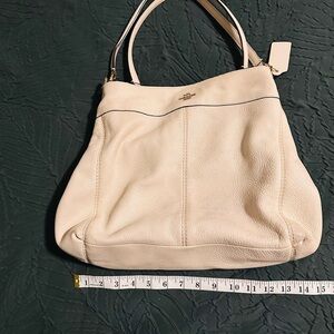 Coach Off-White Leather Shoulder Bag